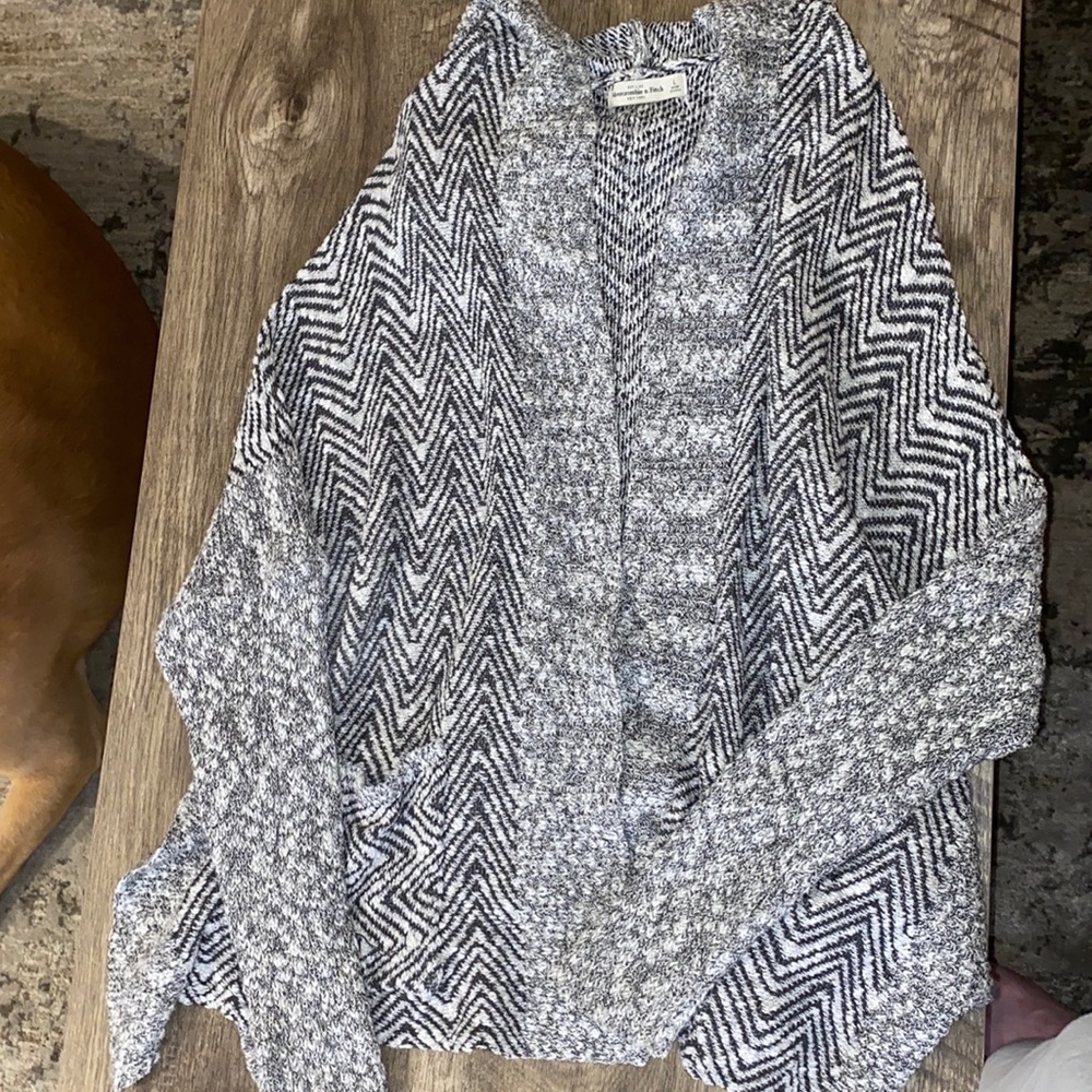 Abercrombie- gray sweater